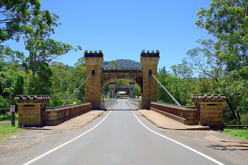 De Hampden Bridge bekijken