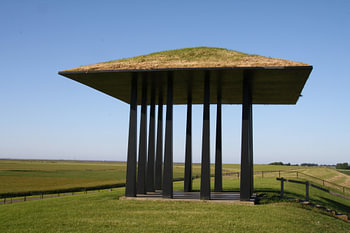 Monument op de Waddenzeedijk