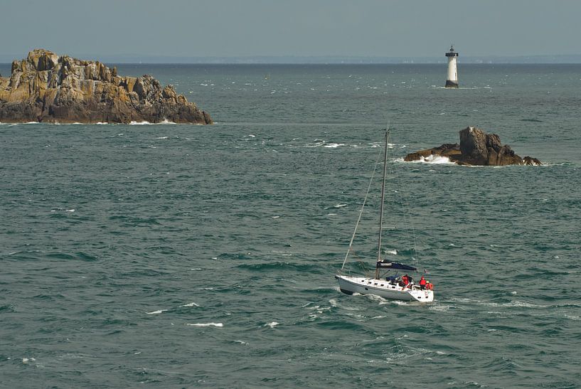 Zeilboot bij la Pointe du Grouin von Remco Swiers