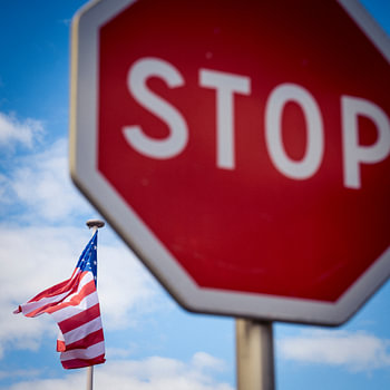 Halt! USA!