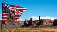Amerikaanse vlag in Monument Valley van Dimitri Verkuijl thumbnail