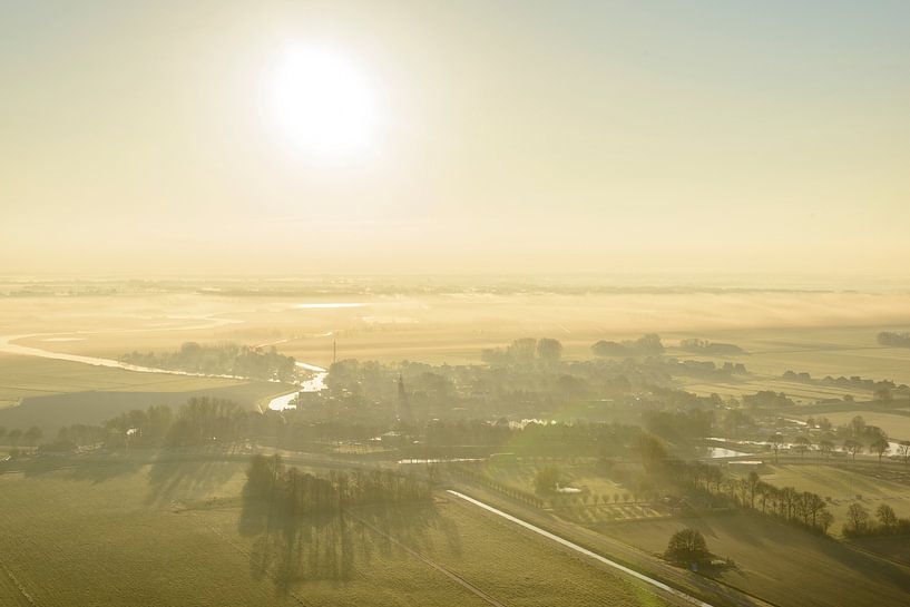 Luftaufnahme über den Sonnenaufgang über Blokzijl von Sjoerd van der Wal Fotografie
