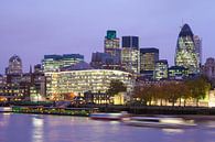 Financial District City van Londen 's nachts van Werner Dieterich thumbnail