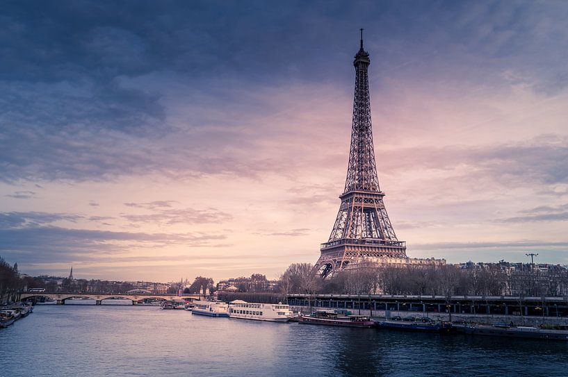 Paris by Hello Pompoyo