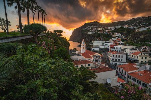 Câmara de Lobos is on fire by Loris Photography