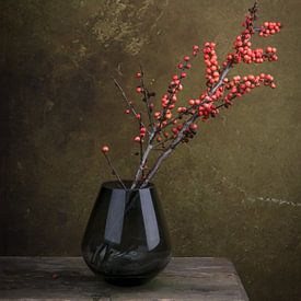 Vase with berries