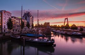 Sunrise in the wine port by Ilya Korzelius
