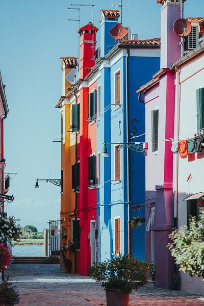 Die Straßen von Burano, Venedig, Italien von Pitkovskiy Photography|ART
