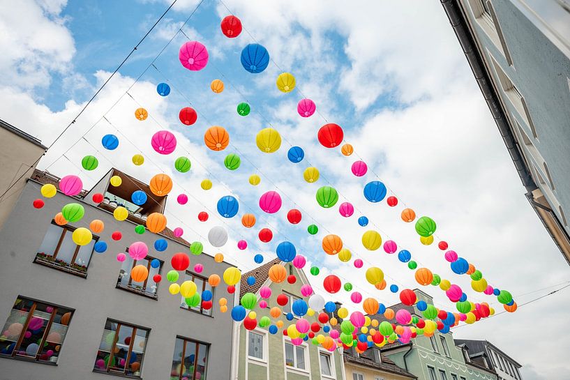 Colorful lanterns in Kempten by Leo Schindzielorz