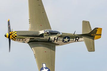 Vorbeiflug North American P-51 Mustang  von Jaap van den Berg