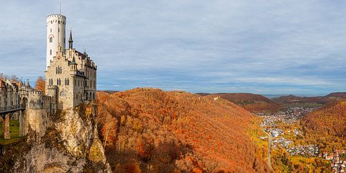 Panorama van kasteel Lichtenstein, Baden-Württemberg, Duitsland