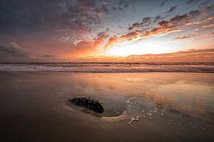 Colorful sunset by Leon Okkenburg