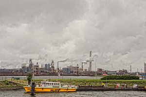 IJmuiden harbor. by Don Fonzarelli