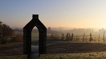 Sonnenaufgang über der Hügellandschaft von Haspengouw