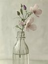 Stilleven met bloemen in pastelkleuren in Japandi stijl van Japandi Art Studio thumbnail