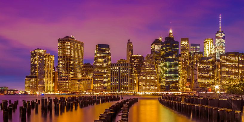 MANHATTAN SKYLINE Coucher de soleil lumineux | Panorama par Melanie Viola