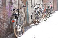 Vélo contre un mur