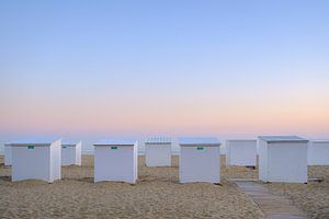 Cabines de plage au lever du soleil sur Johan Vanbockryck