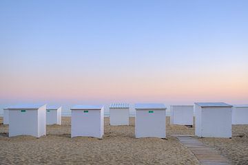 Cabines de plage au lever du soleil sur Johan Vanbockryck