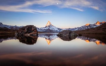 Reflection of the Matterhorn by @themissmarple