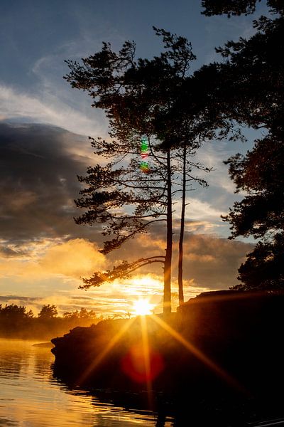 Silence norvégien - Coucher de soleil au bord du lac 002 par Annette Moerman