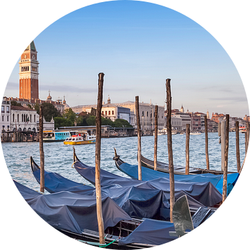 VENICE Grand Canal & Gondels | Panorama  van Melanie Viola