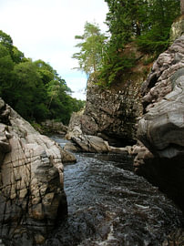 Geata na h-Aibhne – La Porte de la Rivière sur Helmut Martin - The Art of Stone - Steinkunst & Photographie