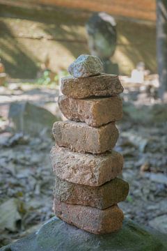 Pierres empilées en équilibre sur Minimalistic Travel Photography by.Rieneke