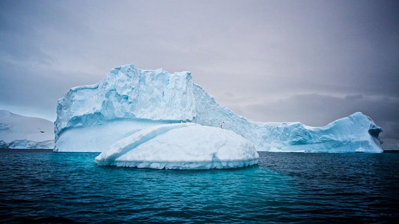 de magie van het ijs op Antarctica by Eric de Haan