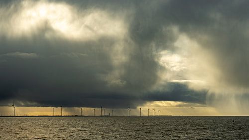 IJsselmeer in zwaar weer