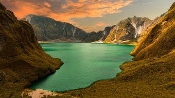 Pinatubo: Vulkanische Pracht in Zambales van Surreal Media