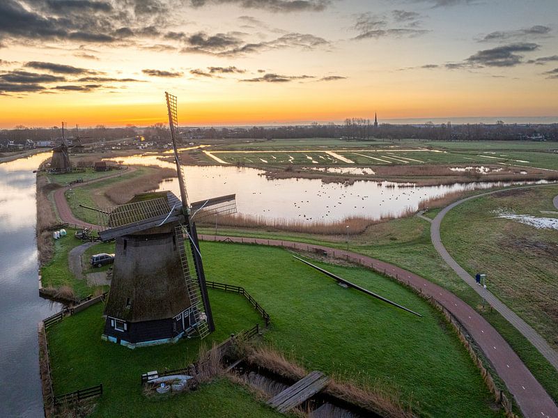 Moulin sur Hoornsevaart à Alkmaar au lever du soleil par René Groeneveld