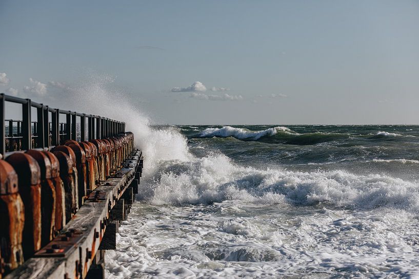 Sloshing waves on landing stage Westkapelle by Percy's fotografie