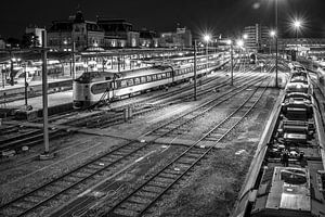 Central Station Groningen, Marshalling station at night (black&white) sur Klaske Kuperus