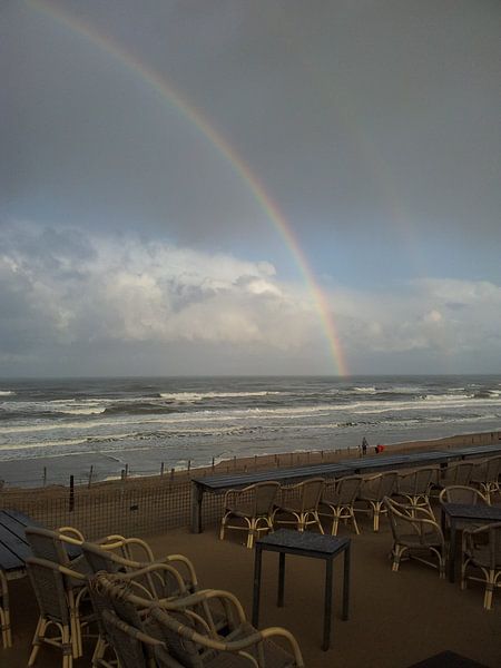 Regenboog aan de zee par Chantal Koper