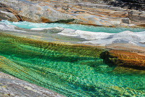 Fluss Verzasca ein Traum von Farben