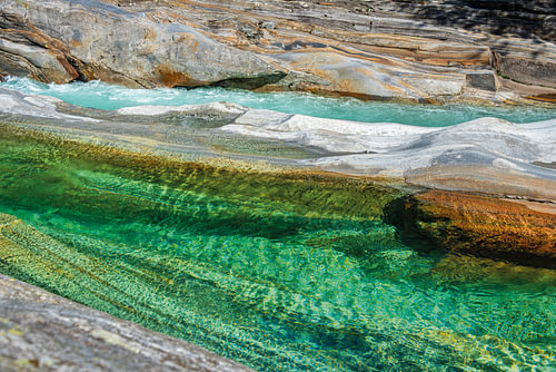 Fluss Verzasca ein Traum von Farben