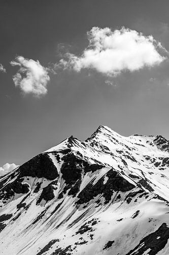 Besneeuwde bergtoppen in de Oostenrijkse Alpen bij de Grossglockner