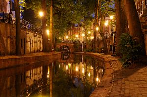 Nieuwegracht in Utrecht zwischen Pausdambrug und Paulusbrug von Donker Utrecht