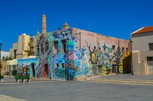 Plein in Rethymnon en Gebouw met Graffiti