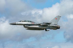 Redémarrage du F-16BM danois lors du meeting aérien de Karup 2022.