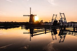 Mills on the Kinderdijk near Zonsonderonder by Brian Morgan