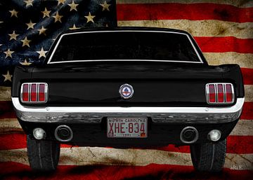 Ford Mustang in het zwart met US-vlag van aRi F. Huber