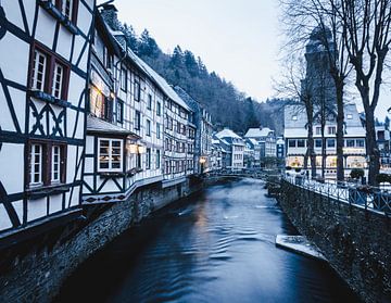 Monschau, Duitsland tijdens de winter van Tom in 't Veld