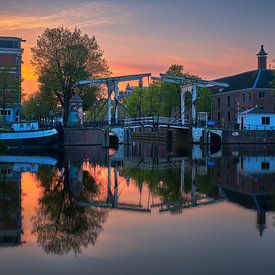 Blick auf die Walter-Süskind-Brücke in Amsterdam, 2019 von Amsterdam.Photos