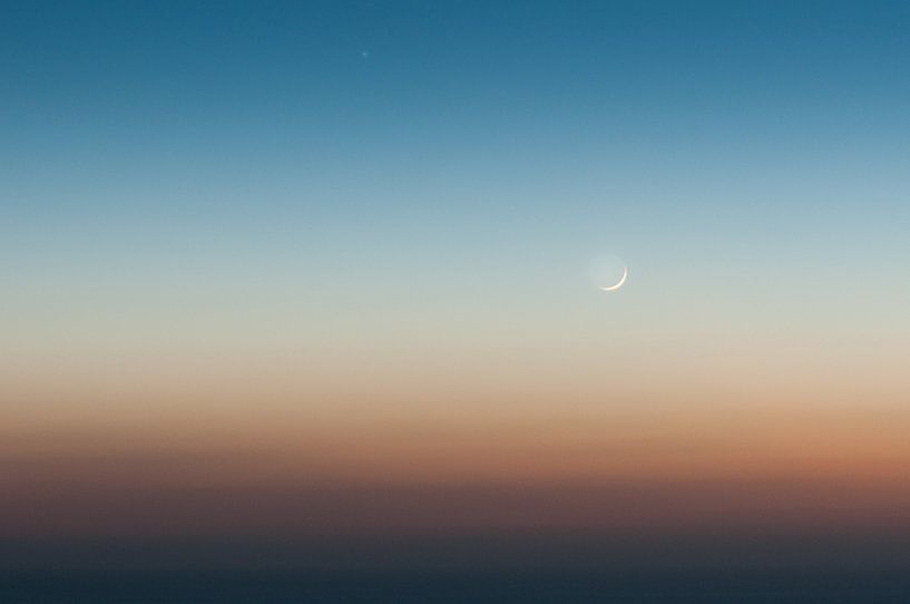 Mond über dem Meer bei La Palma von Kees Kroon