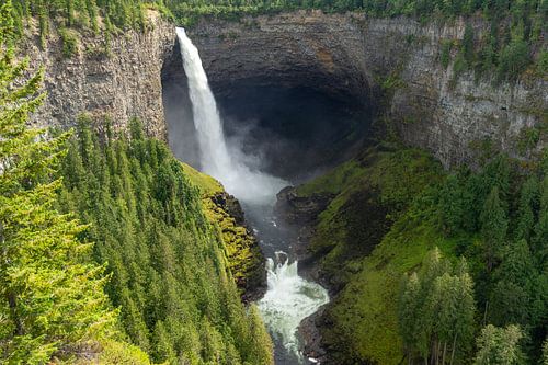 Luftbildpanorama der Helmcken falls im Wells Grey Provincial Park