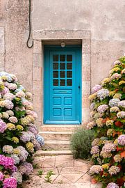 Hydrangea's and turquoise door in Brittany | Photo art print | France travel photography by HelloHappylife