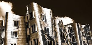 Panorama Fassade Gehry Bauten im Medienhafen Düsseldorf in schwarz-weiss