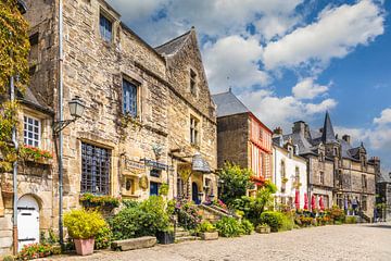 Historische Häuser im Dorf Rochefort-en-Terre, Bretagne von Christian Müringer